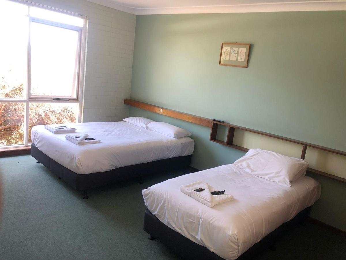 Walpole Hotel Motel Extérieur photo